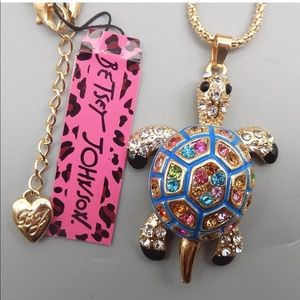 Betsey Johnson 🐢 necklace